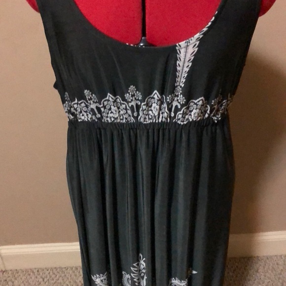 Flowy beautiful Summer Maxi❤️ - Picture 2 of 3